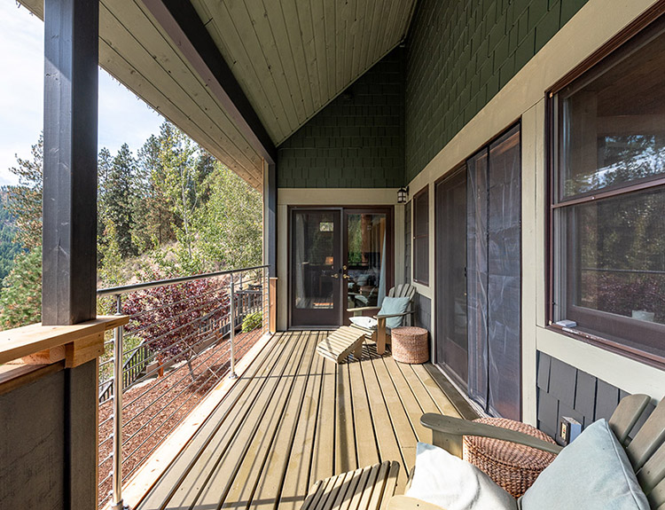 The Cabin at Eagle Creek